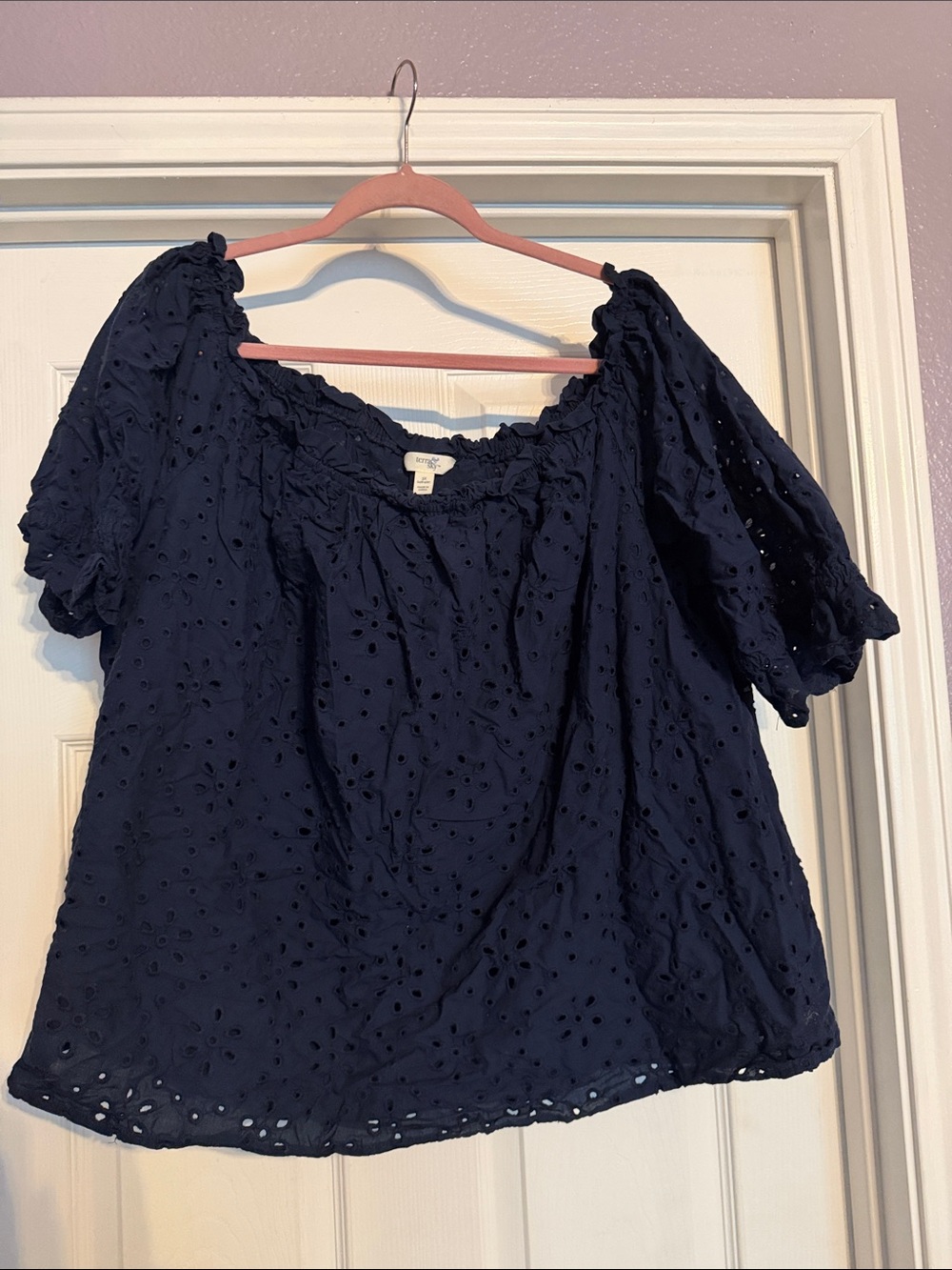 Terra & Sky Navy Eyelet Puff-Sleeve Blouse